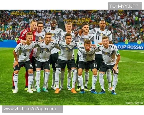 足球辉煌的历史与未来探讨:激情与梦想交织的绿茵传奇 足球辉煌的历史与未来探讨:激情与梦想交织的绿茵传奇